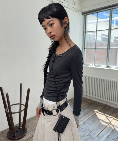 PORTERNA(ポルテナ)の「MIX POINT LONG SLEEVE BUTTON T-SHIRT-CHARCOAL(Tシャツ/カットソー・レディース・その他・X-SMALL/MEDIUM/SMALL)」の3枚目の写真