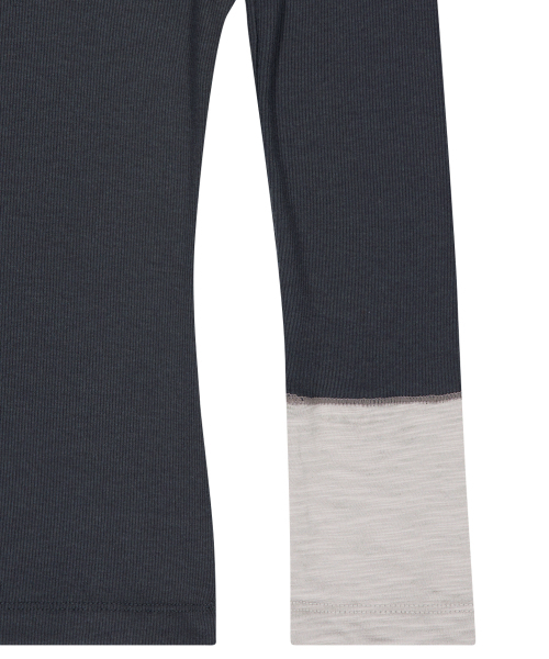 PORTERNA(ポルテナ)の「MIX POINT LONG SLEEVE BUTTON T-SHIRT-CHARCOAL(Tシャツ/カットソー・レディース・その他・X-SMALL/MEDIUM/SMALL)」の10枚目の写真