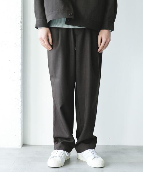 URBAN RESEARCH DOORS(アーバンリサーチドアーズ)の「『吸水速乾』セオアルファセミワイドトラウザー(その他パンツ・メンズ・ブラウン/ネイビー・MEDIUM/LARGE)」の3枚目の写真