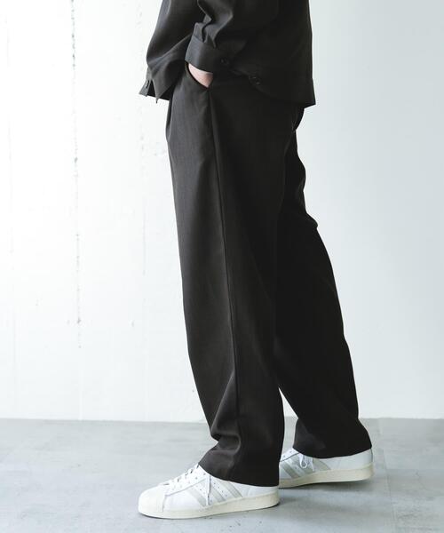 URBAN RESEARCH DOORS(アーバンリサーチドアーズ)の「『吸水速乾』セオアルファセミワイドトラウザー(その他パンツ・メンズ・ブラウン/ネイビー・MEDIUM/LARGE)」の5枚目の写真