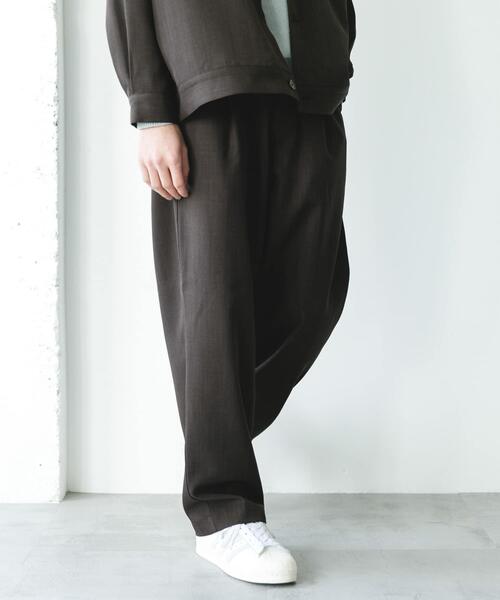 URBAN RESEARCH DOORS(アーバンリサーチドアーズ)の「『吸水速乾』セオアルファセミワイドトラウザー(その他パンツ・メンズ・ブラウン/ネイビー・MEDIUM/LARGE)」の6枚目の写真