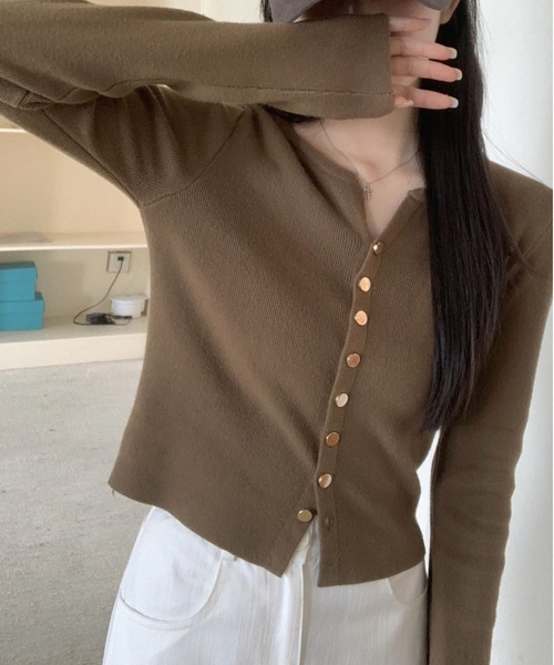 MAISON DE THERESE（メゾン ド テレーズ）の「インナーニット 長袖 ゴールドボタン 柔らか リブ素材 日常（ニット/セーター・レディース・ベージュ/ブラック/カーキ・S/M/L）」の7枚目の写真
