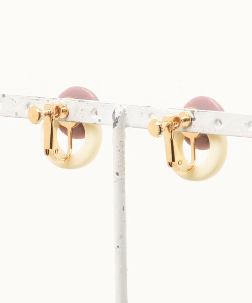 Fun & Daily（ファンアンドデイリー）の「F&D : レトロサークルイヤリング（イヤリング・レディース・パープル系その他/レッド系その他/グリーン系その他/イエロー系その他・FREE）」の5枚目の写真