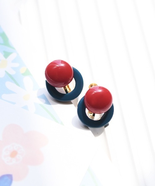Fun & Daily(ファンアンドデイリー)の「F&D : レトロサークルイヤリング(イヤリング・レディース・パープル系その他/レッド系その他/グリーン系その他/イエロー系その他・FREE)」の6枚目の写真