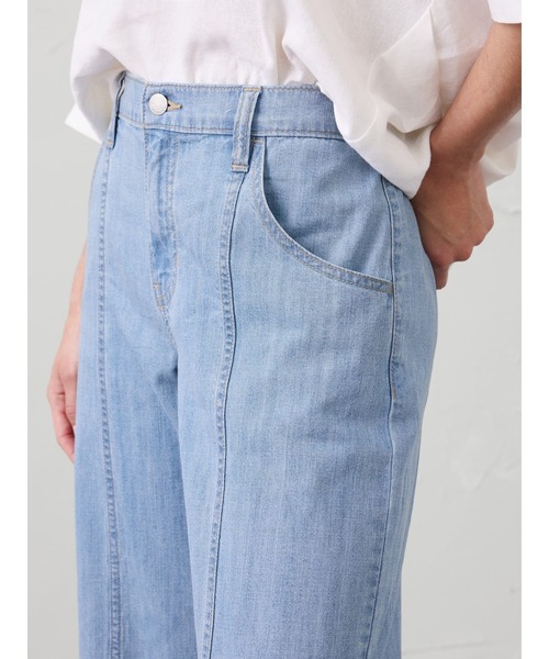 BANANA REPUBLIC FACTORY STORE(バナナリパブリック ファクトリーストア)の「BANANA REPUBLIC FACTORY STORE ミッドライズ ワイドレッグ サマーウェイト クロップド ジーンズ(デニムパンツ・レディース・インディゴブルー/ライトインディゴブルー・L/S/XS/M)」の4枚目の写真