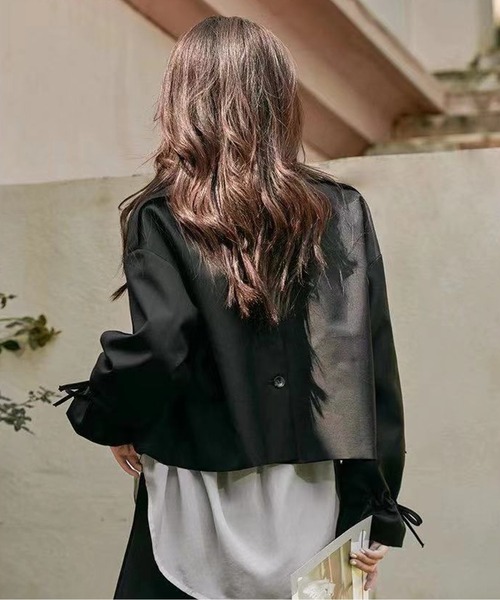 CHUL(チュル)の「ショート丈ダブルトレンチコート(トレンチコート・レディース・ブラック/ブラウン・SMALL/MEDIUM/LARGE/X-LARGE)」の4枚目の写真