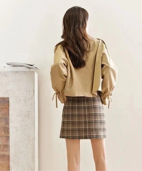 CHUL(チュル)の「ショート丈ダブルトレンチコート(トレンチコート・レディース・ブラック/ブラウン・SMALL/MEDIUM/LARGE/X-LARGE)」の5枚目の写真