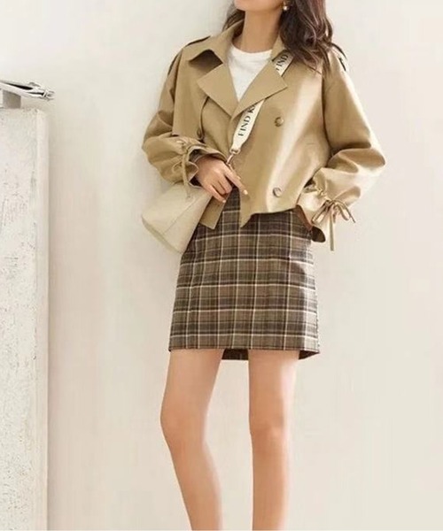 CHUL(チュル)の「ショート丈ダブルトレンチコート(トレンチコート・レディース・ブラック/ブラウン・SMALL/MEDIUM/LARGE/X-LARGE)」の6枚目の写真