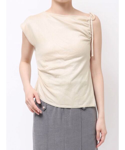 LAGUNAMOON（ラグナムーン）の「アシメギャザーリボンニットプルオーバー 【夏服】（ポロシャツ・レディース・ブラック/レッド/アイボリー・SMALL/MEDIUM/FREE）」の9枚目の写真