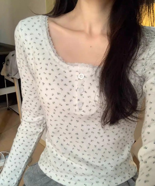 VIBGYOR（ヴィブジョー）の「【EIZZ/アイズ】［カップ付き］襟レース フロントボタン 小花柄 トップス / シャーリングデザイン 長袖 カットソー（Tシャツ/カットソー・レディース・ホワイト/アイボリー/ブラック・FREE）」の15枚目の写真