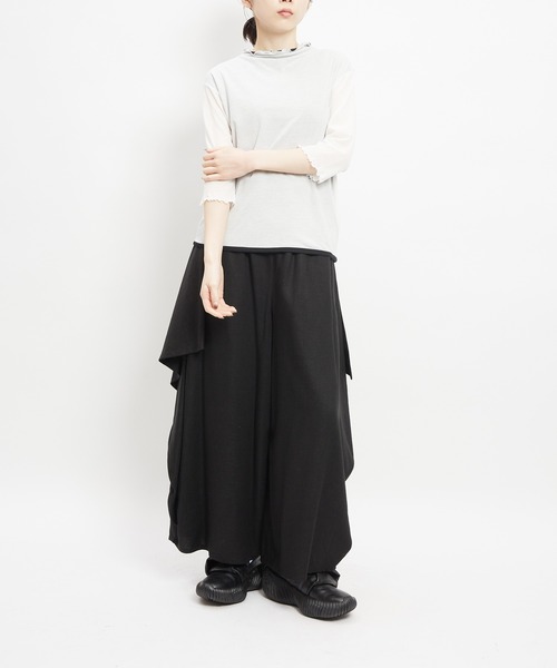 gomme(ゴム)の「80/2強撚天竺 強撚ボトルネックT(Tシャツ/カットソー・レディース・ホワイト×ブラック/ブラック×ホワイト/ブラック×イエロー・MEDIUM)」の9枚目の写真