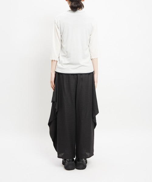 gomme(ゴム)の「80/2強撚天竺 強撚ボトルネックT(Tシャツ/カットソー・レディース・ホワイト×ブラック/ブラック×ホワイト/ブラック×イエロー・MEDIUM)」の10枚目の写真