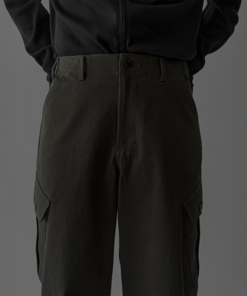 BOWLOW PRODUCT（バウロープロダクト）の「スラントカーゴパンツ [チャコールブラウン]（その他パンツ・メンズ・その他・MEDIUM/LARGE/X-LARGE）」の5枚目の写真
