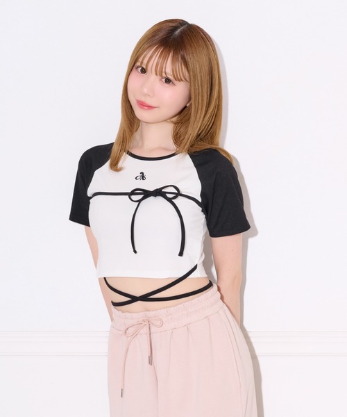 apres jour(アプレジュール)の「クロスリボンリンガーTシャツ(Tシャツ/カットソー・レディース・ブラック/ピンク・フリー/X-LARGE)」の2枚目の写真