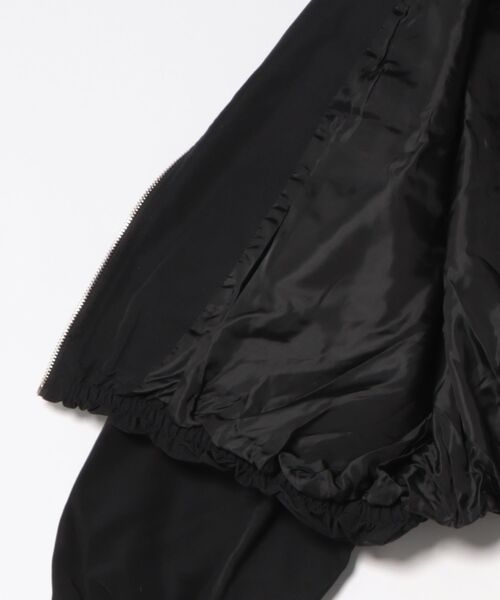 P.V.T(ピーブイティー)の「裾バルーンマウンテンパーカー(マウンテンパーカー・レディース・Black/カーキ/アイボリー・M)」の12枚目の写真