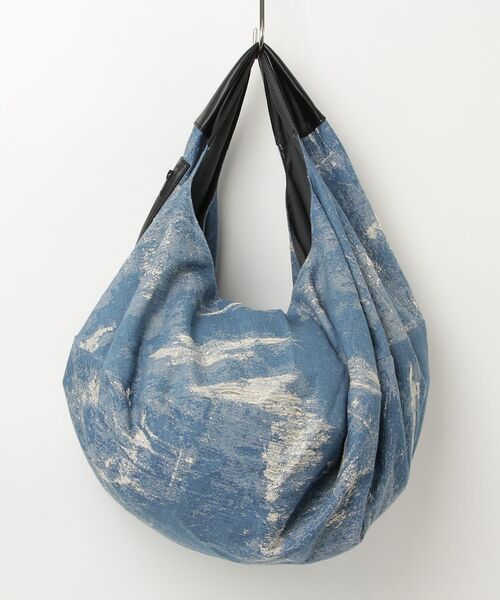 TAAKK（ターク）の「【TAAKK/ターク】Denim Bag (Middle)（ショルダーバッグ・メンズ・インディゴブルー/ブラウン・FREE）」の3枚目の写真