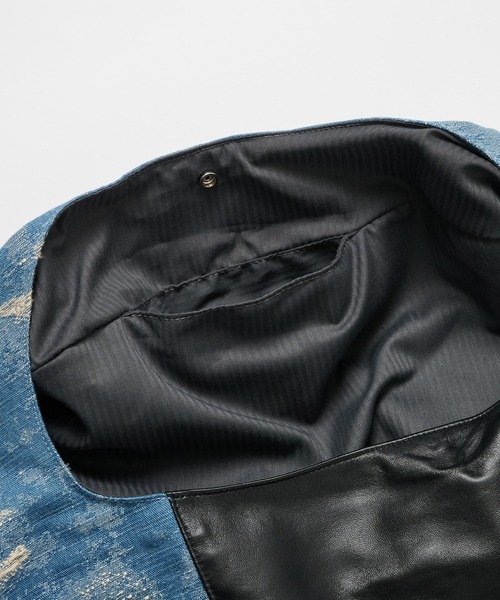 TAAKK（ターク）の「【TAAKK/ターク】Denim Bag (Middle)（ショルダーバッグ・メンズ・インディゴブルー/ブラウン・FREE）」の9枚目の写真