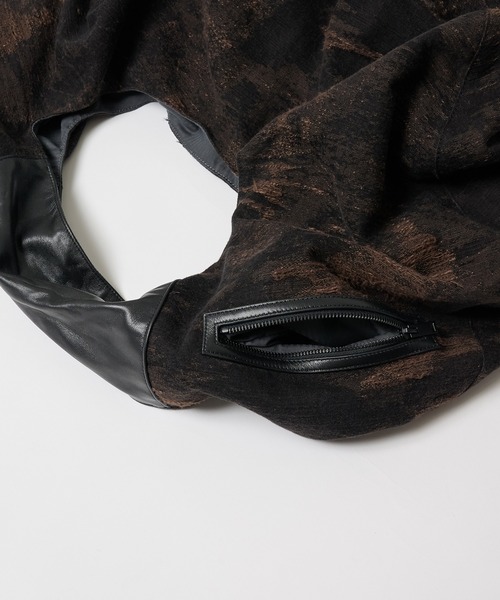 TAAKK（ターク）の「【TAAKK/ターク】Denim Bag (Middle)（ショルダーバッグ・メンズ・インディゴブルー/ブラウン・FREE）」の21枚目の写真