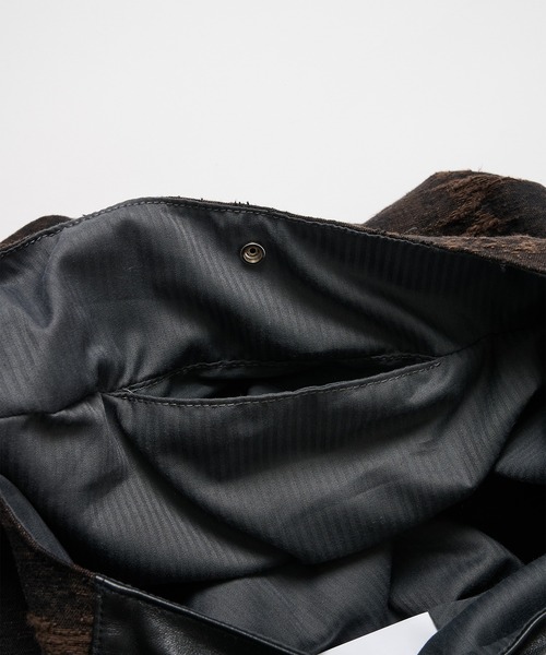 TAAKK（ターク）の「【TAAKK/ターク】Denim Bag (Middle)（ショルダーバッグ・メンズ・インディゴブルー/ブラウン・FREE）」の14枚目の写真
