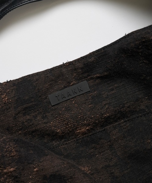 TAAKK（ターク）の「【TAAKK/ターク】Denim Bag (Middle)（ショルダーバッグ・メンズ・インディゴブルー/ブラウン・FREE）」の19枚目の写真