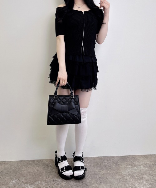 INGNI(イング)の「襟付オフショルフロントジップ半袖ラメニットカーディガン(カーディガン/ボレロ・レディース・グレー/ネイビー/ブラック・M)」の9枚目の写真