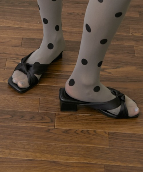 Rohwel（ローウェル）の「Soft Satin Twist Mule / ソフトサテンツイストミュール（サンダル・レディース・ホワイト/パープル/ブラック・LARGE/MEDIUM/SMALL）」の14枚目の写真