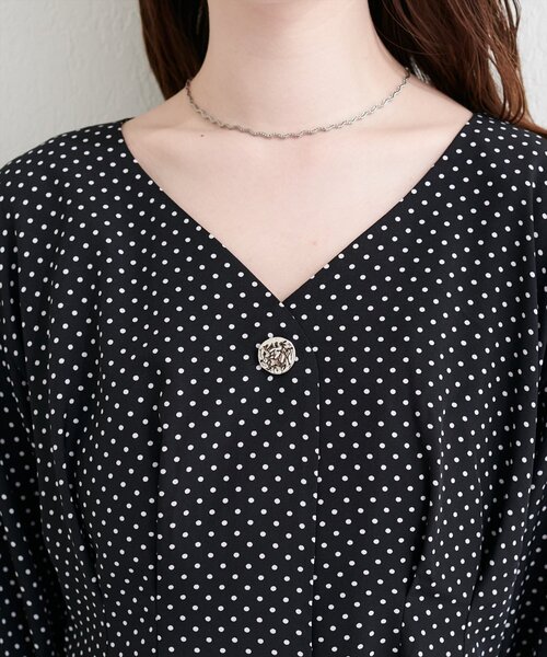 natural couture(ナチュラルクチュール)の「〈osono〉タックデザインぺプラム5分袖ブラウス(シャツ/ブラウス・レディース・オフホワイト/その他2/その他1/ドット/チェック/ストライプ/ネイビー・FREE)」の10枚目の写真