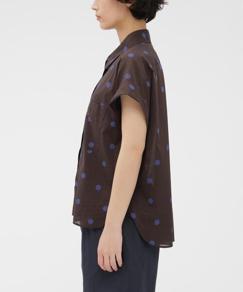MARGARET HOWELL(マーガレットハウエル)の「POLKA DOT COTTON POPLIN(シャツ/ブラウス・レディース・ブラウン/オリーブ・2/1)」の3枚目の写真