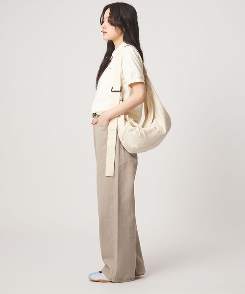 green label relaxing(グリーンレーベルリラクシング)の「【WEB限定】2WAY ラウンドショルダーバッグ / ユニセックス はっ水(ショルダーバッグ・レディース・ブラック/オフホワイト/ブラウン/オリーブ/ライトグレー・FREE)」の16枚目の写真