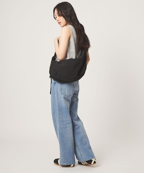 green label relaxing(グリーンレーベルリラクシング)の「【WEB限定】2WAY ラウンドショルダーバッグ / ユニセックス はっ水(ショルダーバッグ・レディース・ブラック/オフホワイト/ブラウン/オリーブ/ライトグレー・FREE)」の11枚目の写真