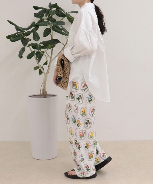 fredy emue(フレディエミュ)の「汗染み軽減加工COTTONオーバーシャツ(シャツ/ブラウス・レディース・ブルー系その他/サックスブルー/ブラウン系その他/オフホワイト・38)」の6枚目の写真
