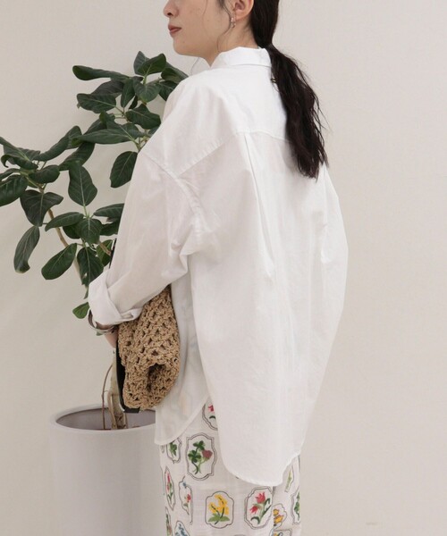 fredy emue(フレディエミュ)の「汗染み軽減加工COTTONオーバーシャツ(シャツ/ブラウス・レディース・ブルー系その他/サックスブルー/ブラウン系その他/オフホワイト・38)」の11枚目の写真