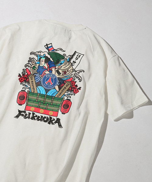 PARIS SAINT-GERMAIN(パリサンジェルマン)の「【 PSG x BEY】 FUKUOKA COLLAGETEE(Tシャツ/カットソー・メンズ・ホワイト/ブラック・MEDIUM/X-LARGE/LARGE)」の2枚目の写真