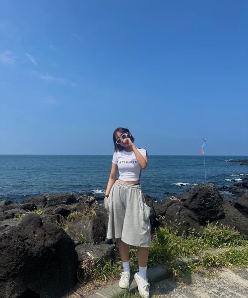 PHYSICAL GARMENTS（フィジカルガーメンツ）の「P5024 ウーマンライン クロップ半袖 [2カラー]（Tシャツ/カットソー・レディース・ブラック/ホワイト・MEDIUM/SMALL）」の6枚目の写真