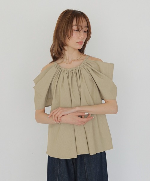 CLEIO(クレイオ)の「【CLEIO】オフショルダードレープギャザーブラウス OFF-SHOULDER DRAPE GATHER BLOUSE(シャツ/ブラウス・レディース・ネイビー/カーキ/ベージュ・FREE)」の18枚目の写真