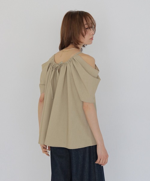 CLEIO(クレイオ)の「【CLEIO】オフショルダードレープギャザーブラウス OFF-SHOULDER DRAPE GATHER BLOUSE(シャツ/ブラウス・レディース・ネイビー/カーキ/ベージュ・FREE)」の20枚目の写真