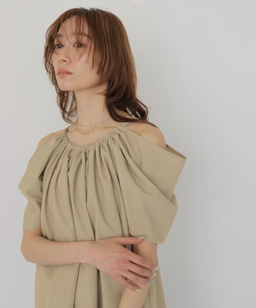 CLEIO(クレイオ)の「【CLEIO】オフショルダードレープギャザーブラウス OFF-SHOULDER DRAPE GATHER BLOUSE(シャツ/ブラウス・レディース・ネイビー/カーキ/ベージュ・FREE)」の21枚目の写真