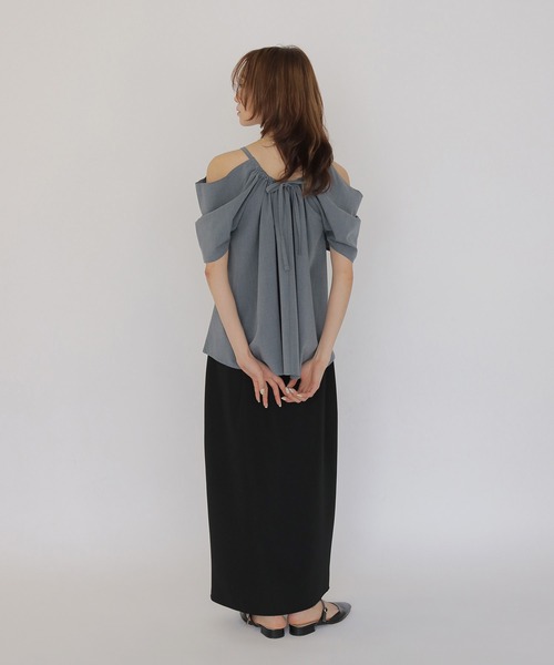 CLEIO(クレイオ)の「【CLEIO】オフショルダードレープギャザーブラウス OFF-SHOULDER DRAPE GATHER BLOUSE(シャツ/ブラウス・レディース・ネイビー/カーキ/ベージュ・FREE)」の7枚目の写真
