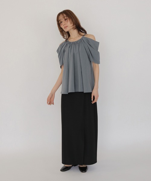 CLEIO(クレイオ)の「【CLEIO】オフショルダードレープギャザーブラウス OFF-SHOULDER DRAPE GATHER BLOUSE(シャツ/ブラウス・レディース・ネイビー/カーキ/ベージュ・FREE)」の5枚目の写真