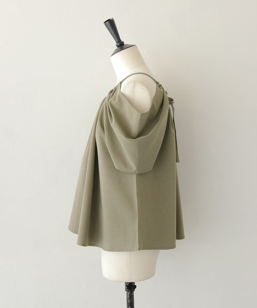 CLEIO(クレイオ)の「【CLEIO】オフショルダードレープギャザーブラウス OFF-SHOULDER DRAPE GATHER BLOUSE(シャツ/ブラウス・レディース・ネイビー/カーキ/ベージュ・FREE)」の11枚目の写真