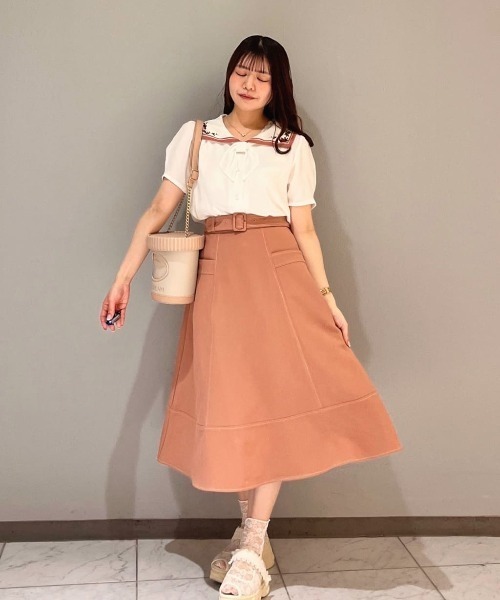 F i.n.t(フィント)の「ベリー柄スカーフ衿タイ付きブラウス/fint フィント(シャツ/ブラウス・レディース・ホワイト×ピンク/ホワイト×ブルー・FREE)」の3枚目の写真