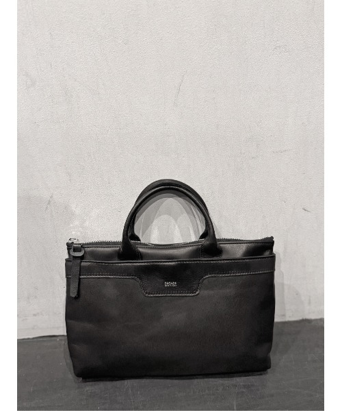 DECADE(ディケイド)の「ホースレザーミニバッグ (DCD-01550)/ Horse Lether 2Way Mini Bag(ショルダーバッグ・メンズ・ブラック/ブラック系その他・フリー)」の7枚目の写真