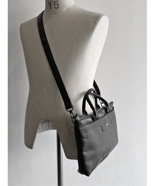 DECADE(ディケイド)の「ホースレザーミニバッグ (DCD-01550)/ Horse Lether 2Way Mini Bag(ショルダーバッグ・メンズ・ブラック/ブラック系その他・フリー)」の17枚目の写真