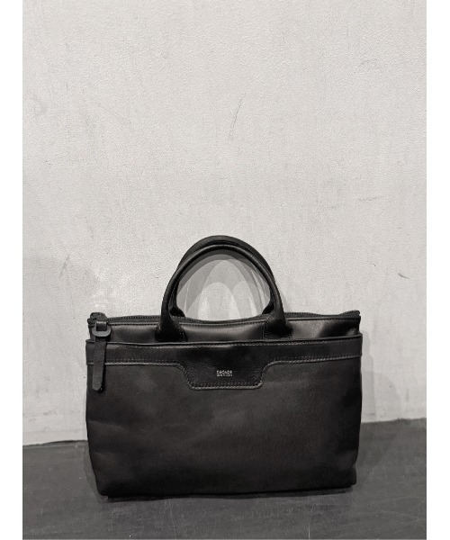 DECADE(ディケイド)の「ホースレザーミニバッグ (DCD-01550)/ Horse Lether 2Way Mini Bag(ショルダーバッグ・メンズ・ブラック/ブラック系その他・フリー)」の8枚目の写真