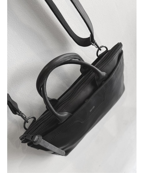 DECADE(ディケイド)の「ホースレザーミニバッグ (DCD-01550)/ Horse Lether 2Way Mini Bag(ショルダーバッグ・メンズ・ブラック/ブラック系その他・フリー)」の6枚目の写真