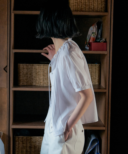 STEP AROUND（ステップアラウンド）の「Pintuck Strap Half Sleeve Blouse_WHITE（シャツ/ブラウス・レディース・その他・FREE）」の3枚目の写真