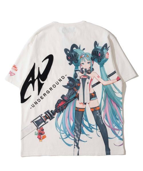 ADPOSION(アドポーション)の「【P.N UNDERGROUND × RACING MIKU】バックプリント クルーネックTシャツ(Tシャツ/カットソー・メンズ・ブラック/ホワイト/チャコールグレー・LARGE/MEDIUM/X-LARGE)」の5枚目の写真