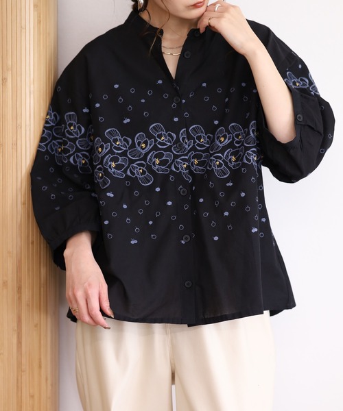 Emago(イマゴ)の「EMAGO 花ドット刺繍シャツ 7分袖(シャツ/ブラウス・レディース・グレー/ブラック・FREE)」の5枚目の写真