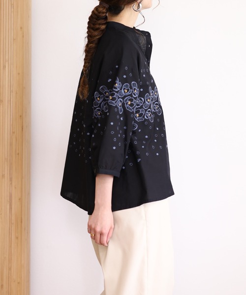 Emago(イマゴ)の「EMAGO 花ドット刺繍シャツ 7分袖(シャツ/ブラウス・レディース・グレー/ブラック・FREE)」の6枚目の写真