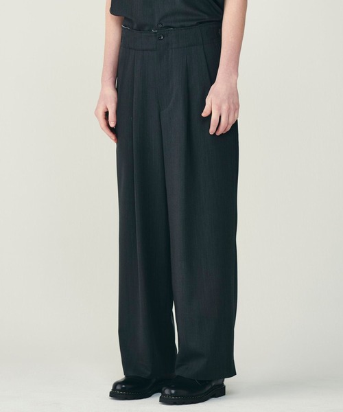 CONZ(コンズ)の「TWO TUCK MILITARY TROUSERS(スラックス・メンズ・ブラウン/グレー・1/2)」の4枚目の写真
